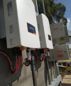 Inversor solar de alta eficiencia utilizado en proyectos Agryaa