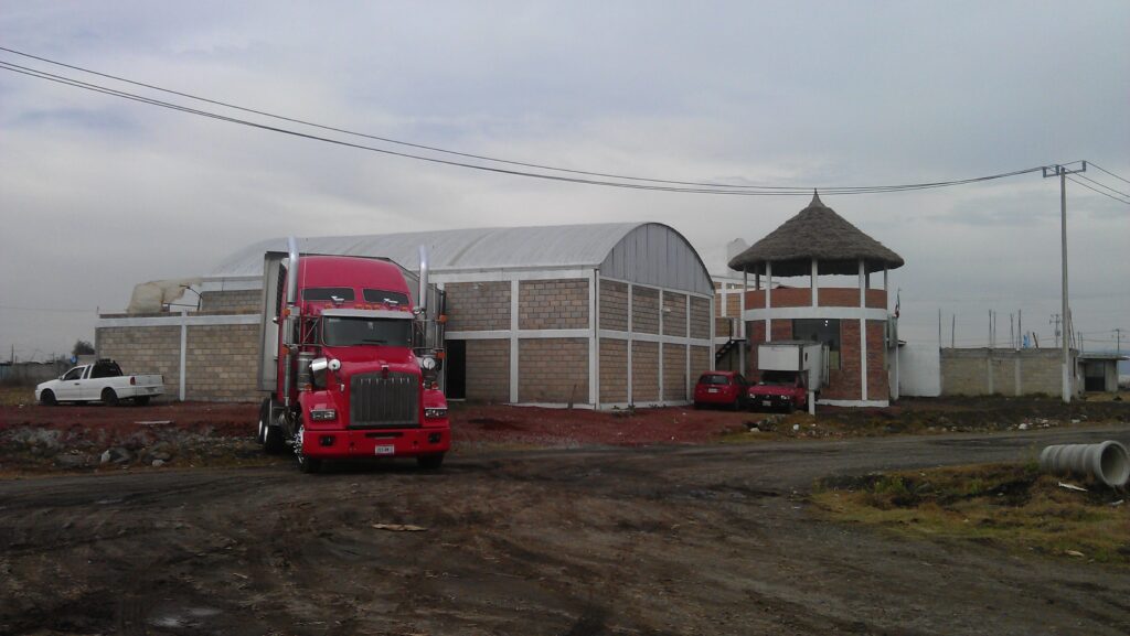 Bodega central de Agrya utilizada para operaciones agrícolas y consultoría
